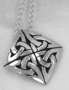 Iona Knot Pendant